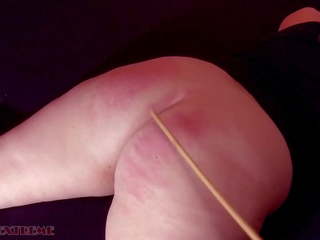 Червенокоси кривата тийн получава herr дупе налагани с пръчки, възрастен видео 55