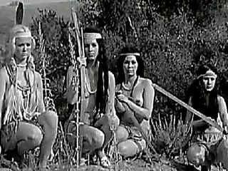 Tribal dansa av naken indisk flickor
