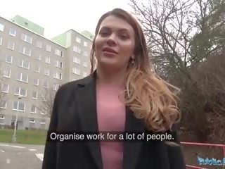 Pubblico agente russo rasato fica scopata per contante: sesso film 89