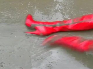 Sasja en muddy rouge thigh bottes, gratuit xxx sexe vidéo 3d