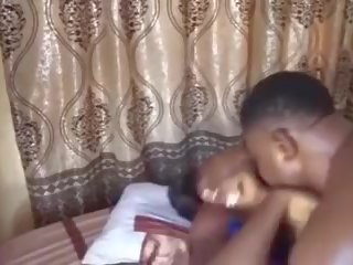 Amaterke žena jebemti črno žrebec na postelja tako grobo: brezplačno umazano video 9d