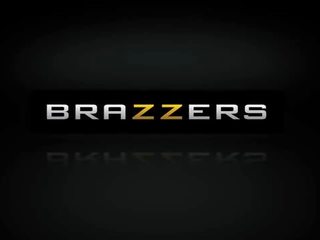 Brazzers - špinavé masér - kancelária trieť dole scéna starring breanne benson mick modrý