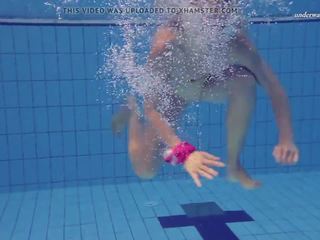 Elena proklova تحت الماء شقراء فتاة, عالية الوضوح x يتم التصويت عليها فيديو b4