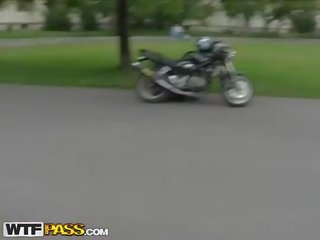 Amator anal la dracu pe o bike
