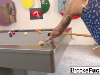 Brooke luan joshës billiards me vans koqe: falas e pisët film 39