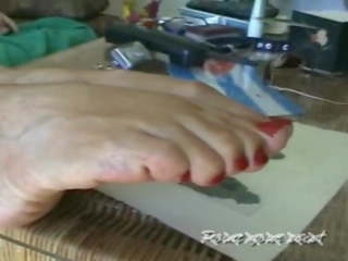 Yummy Granny Feet with elegant Bunions, HD adult video 1b