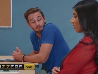 Brazzers - Thicc Big Tit Coed Violet Myers Fucks medical man in Class