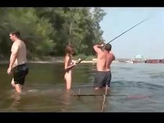 Alasti fishing koos väga sarmikas vene teismeline elena