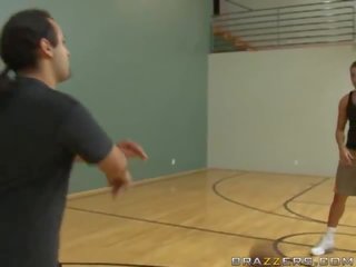 Capri cavanni follada en baloncesto corte espectáculo