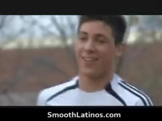 Hawt adoleshent njeri homoseksual latinos qirje dhe engulfing pederast x nominal video 1 nga smoothlatinos