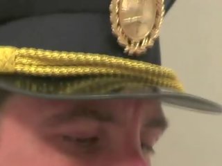 Te-n amateur drools on officers dick