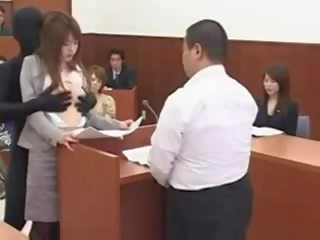 Японки курабийка адвокат получава прецака от а невидим мъж