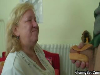 Grannies बेकार है बड़ा शिश्न