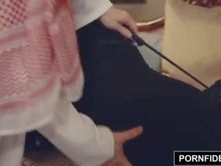 Pornfidelity 阿拉伯 女孩 納迪亞 阿里 處罰 由 白 putz