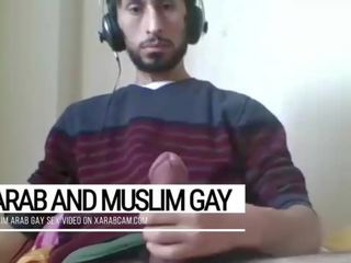 Árabe homosexual palestinian fumando pistola