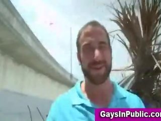 Ekshibicionists gejs minēts uz publisks