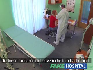 Fakehospital zvodný červenovlasé vôľa robiť čokoľvek pre a chorý poznámka na dostať preč práca